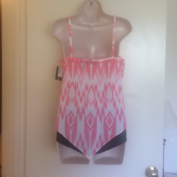 5/$50 {INC} Charmeuse Pink White Handkerchief Tank - Picture 3 of 4