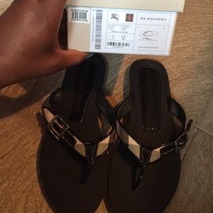 Burberry black patent leather flip flops