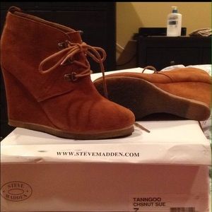 Steve Madden suede ankle boot