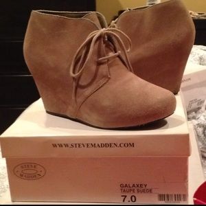 Steve Madden suede ankle boot