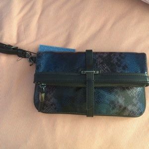 BNWT Vera wang wristlet