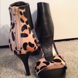Genuine leather Carlos Santana heels