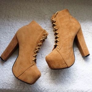 NWOT Tan Lace Booties