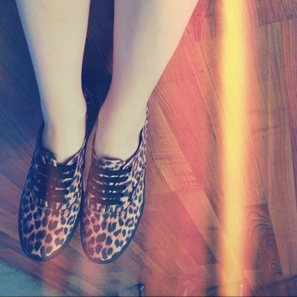 Vans leopard print