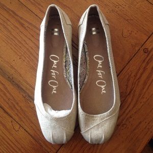Toms ballet flats 7 1/2