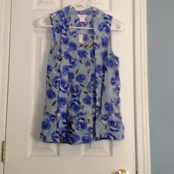 BOGO 💙💙Floral Joe Fresh Top 💙💙