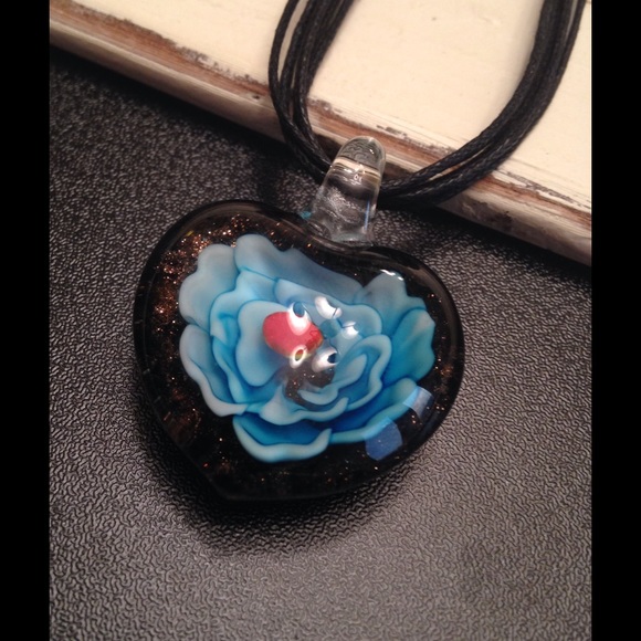 💙Glass Bubble Heart Pendant /Necklace💙🆕 - Picture 1 of 4