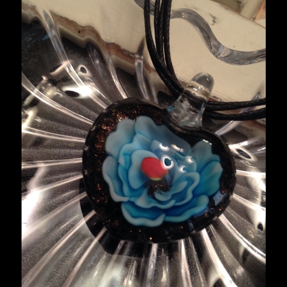 💙Glass Bubble Heart Pendant /Necklace💙🆕 - Picture 2 of 4