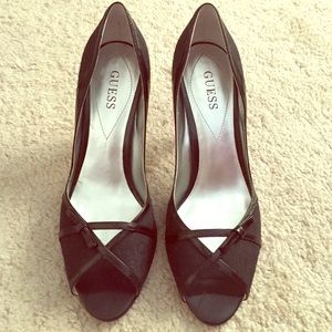 Peep toe Guess heels