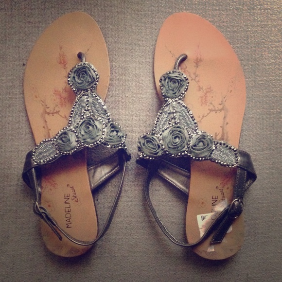 Brand new sandals with beautiful grey detailing ✨ - Picture 1 of 3