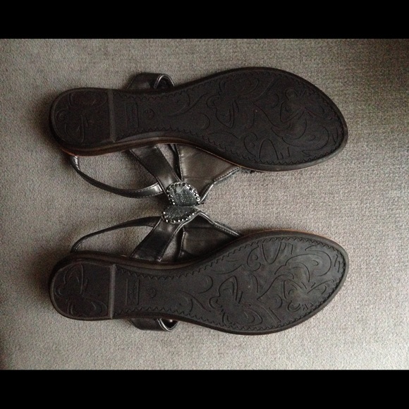 Brand new sandals with beautiful grey detailing ✨ - Picture 3 of 3