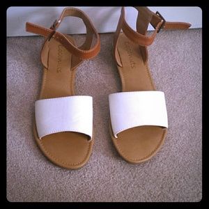 Colorblock Coconuts sandals