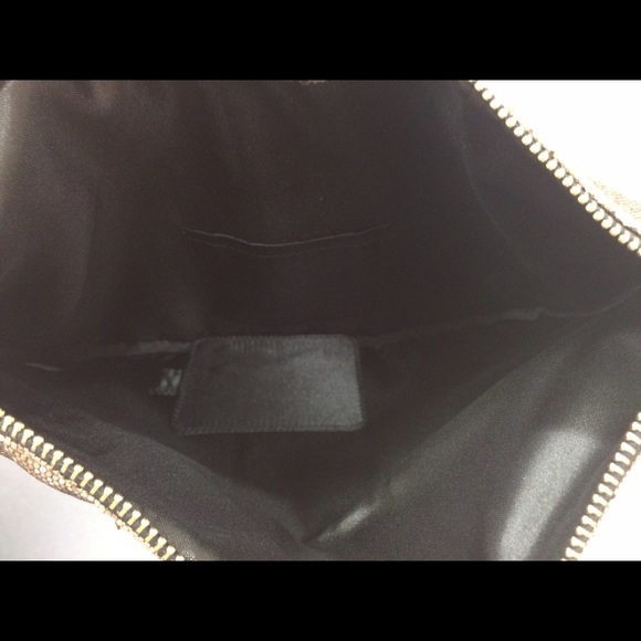 🎉💥 HP VS gold sequence clutch. - Picture 3 of 3