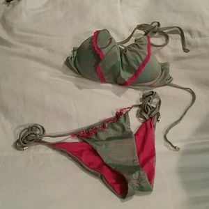 Beach bunny bikini scrunch butt