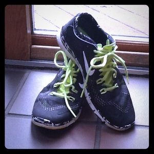 women's Nike free 5:0 tr fit 4 black white volt