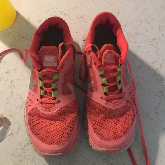 Nike free runs 3