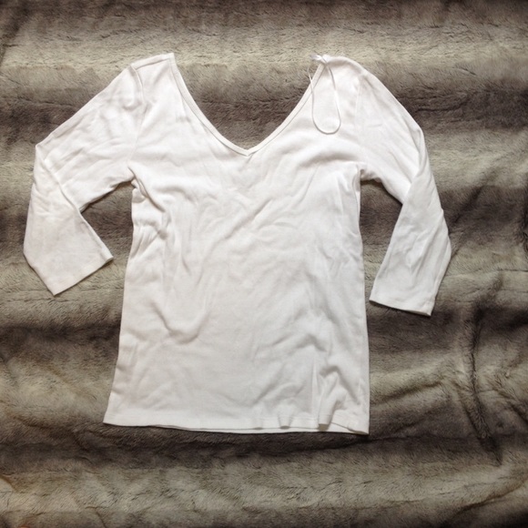 ❌sold❌ Ann Taylor v-neck shirt