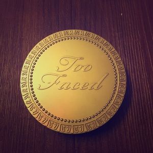 Too faced Dark Chocolate Soleil