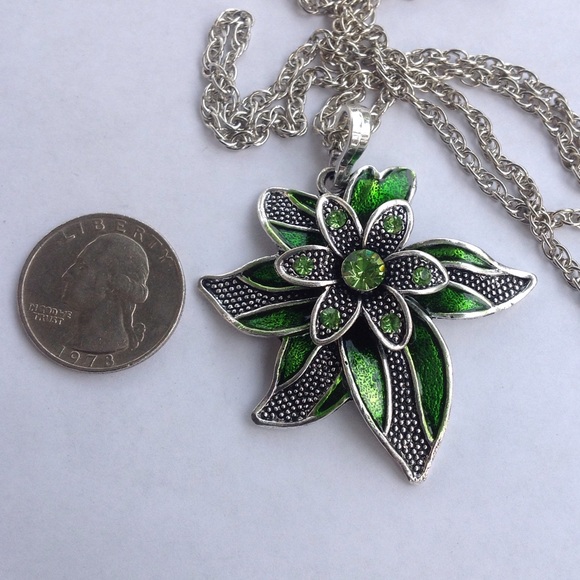 Crystal Flower Necklace - Picture 3 of 3