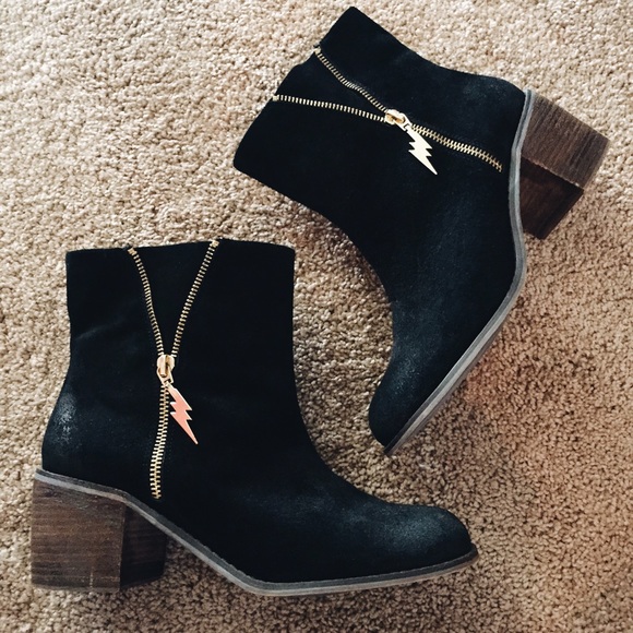 Betsey Johnson Mandda Booties