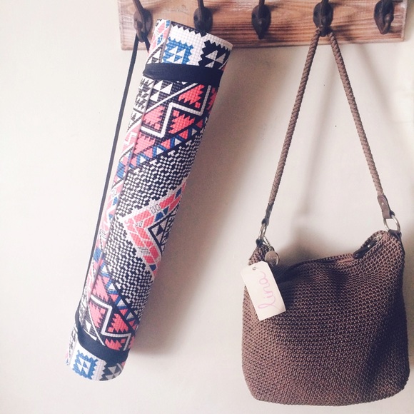 Lina Handbags - 🍾🎉HP🎉NWT! LINA WOVEN BAG👜