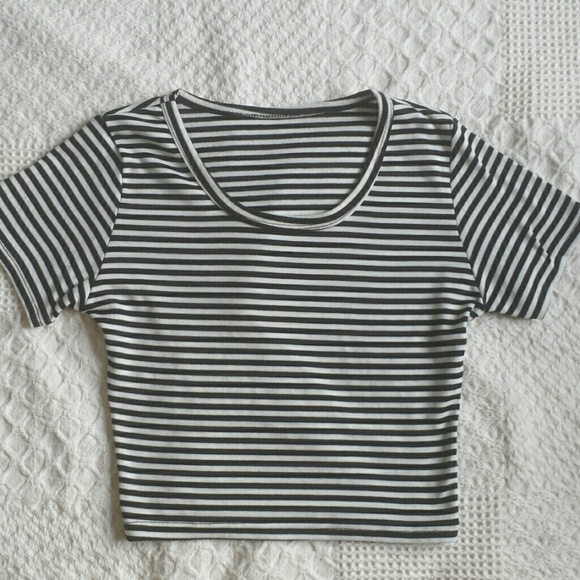 Black & white striped crop top.