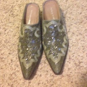 Donald J Pliner Mule