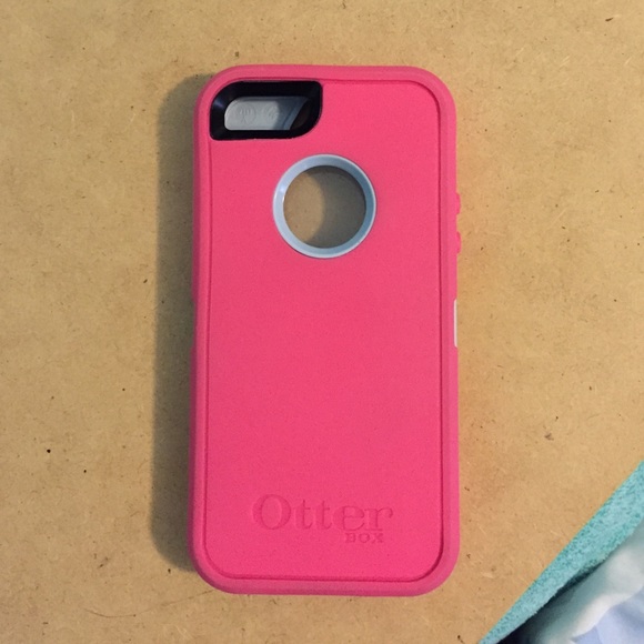 Pink and gray otterbox case iphone 5s