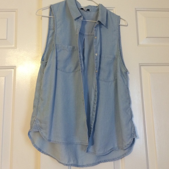 Button up - Picture 1 of 1