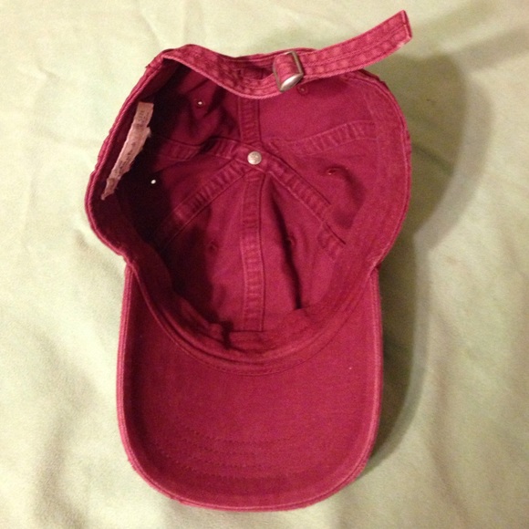 Abercrombie & Fitch - Picture 2 of 2