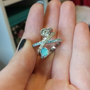 Gorgeous Lia Sophia ring! NWOT