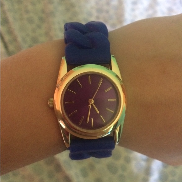 watch - Picture 2 of 3