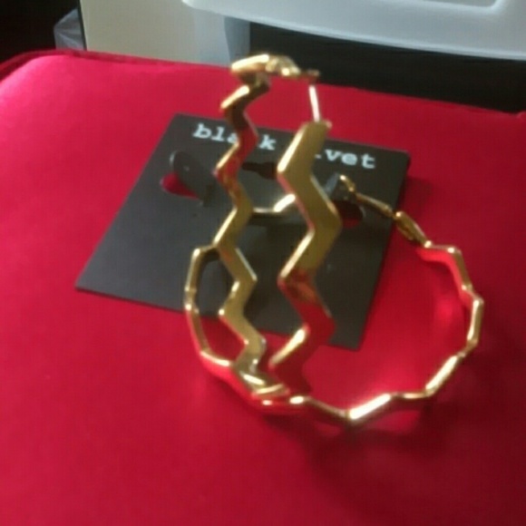 High polished gold hoop earrings - Picture 2 of 3