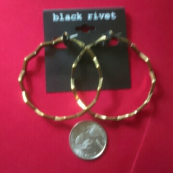 Burnished matte gold hoop earrings - Picture 2 of 3