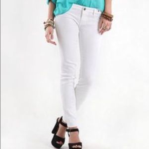 Bullhead white skinny jeans