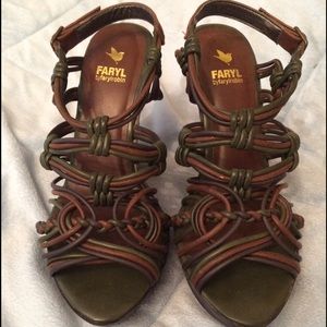 VGUC Faryl by Faryl Robin Wedges Size 8