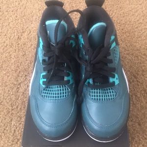 Kids size 11 Jordan iv teal