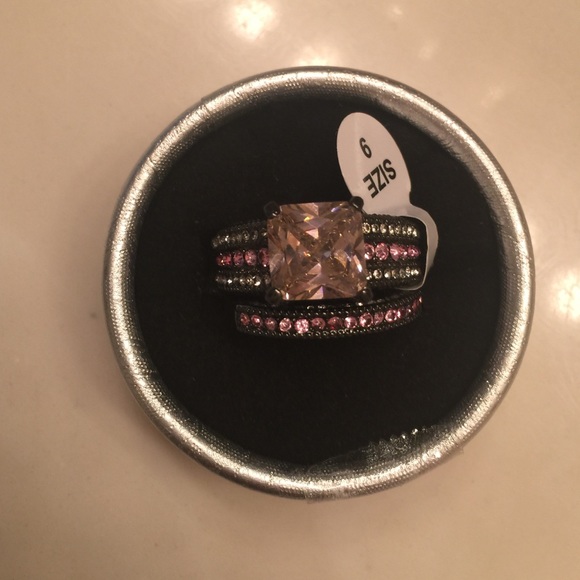 Wedding ring set - Picture 2 of 4