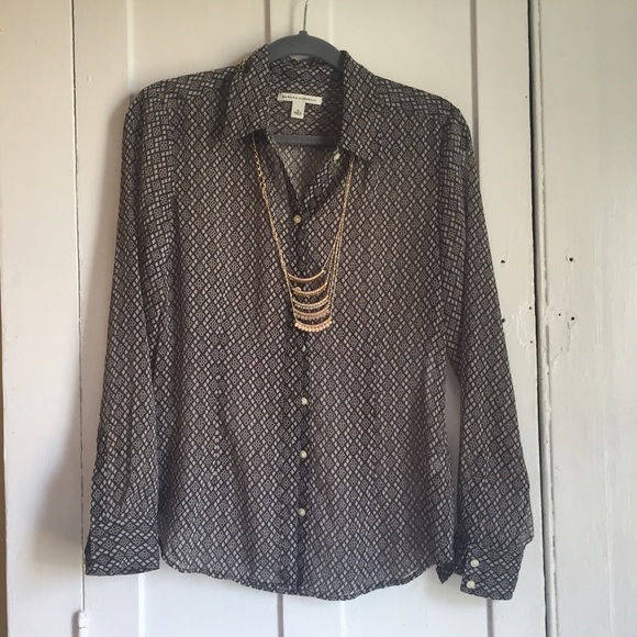 🎉FLASH SALE🎉Banana Republic sheer button-up.