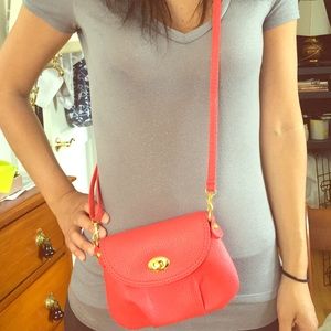 Boutique cross body coral mini purse 💁🏻