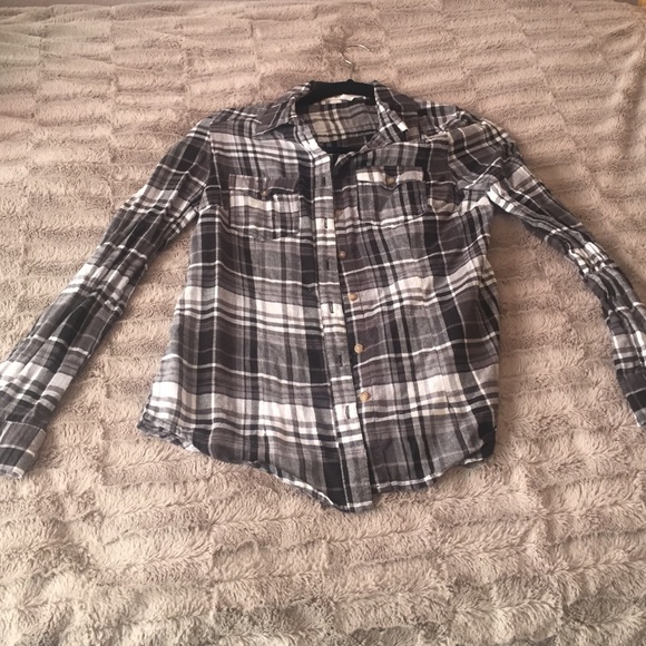 Black plaid top