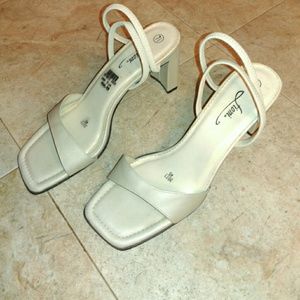 Great pair of heels!!