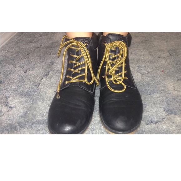 Boots - Picture 2 of 4