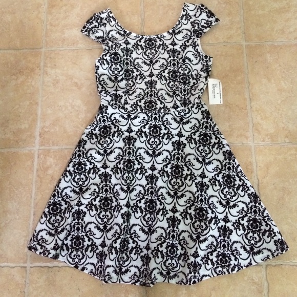 Velvet detailed dress