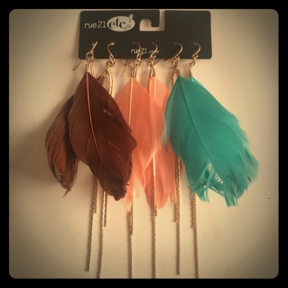 Rue21. 3 feather earrings