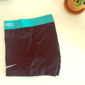 Black nike pros