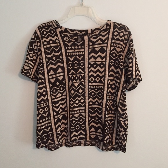 Cute top - Picture 1 of 3