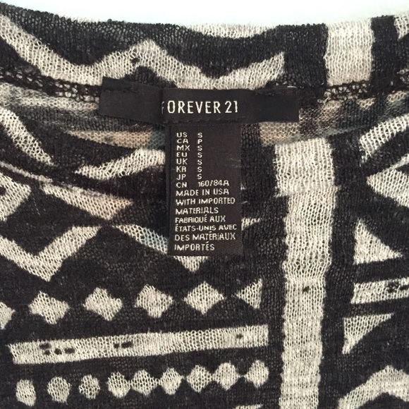 Cute top - Picture 2 of 3