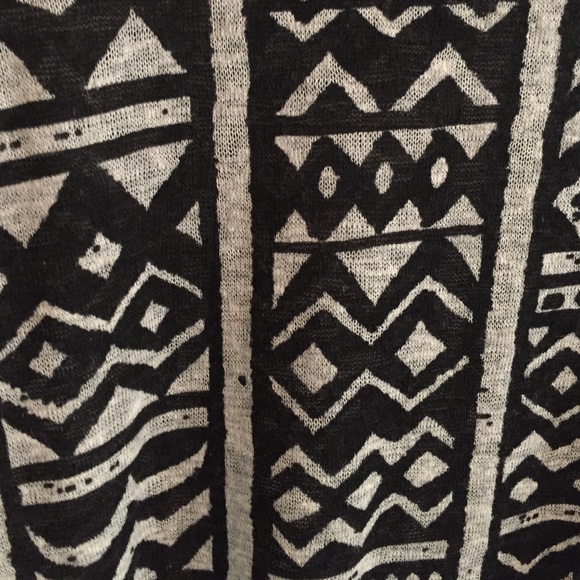 Cute top - Picture 3 of 3