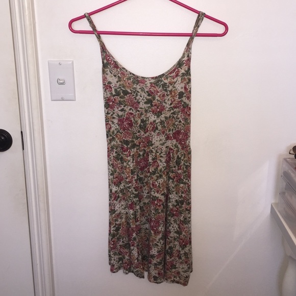 adorable floral Brandy Melville sundress!